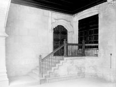 FRANCISCO SANCHIS MUÑOZ Escala accessòria del pati vell del palau de la Generalitat de València. 1952. ES.462508. ADPV/Col·lecció Sanchis, imatge nº 01385