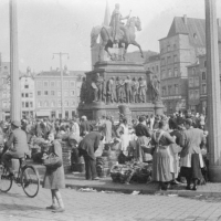 AUTOR DESCONOCIDO. Monumento a Federico Guillermo III en la plaza del Mercado de Colonia. 1926. ES.462508.ADPV/Colección Ferran Belda, imagen nº 06171