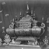 ENRIQUE CARDONA. Urna de plata repujada, por Luis Puig, 1637. Monumento de Jueves Santo de la Basílica de Nuestra Señora de los Desamparados de Valencia. En paradero desconocido.1925. ES.462508.ADPV/Colección Cardona, imagen nº 00563 