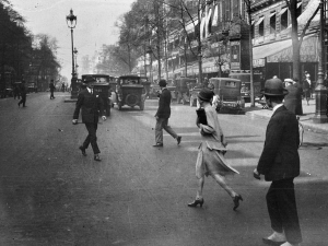 AUTOR DESCONOCIDO. Vista de una calle de París. 1925. ES.462508.ADPV/Colección Ferran Belda, imagen nº 06210
