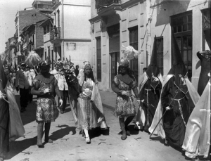AUTOR DESCONOCIDO. Procesión de la Semana Santa Marinera en el barrio del Cabañal. Valencia. 1927. ES.462508.ADPV/Colección Ferran Belda, imagen nº 06245