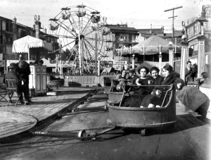 AUTOR DESCONOCIDO. Atracciones de feria. s.l. 1929. ES.462508.ADPV/Colección Ferran Belda, imagen nº 06317